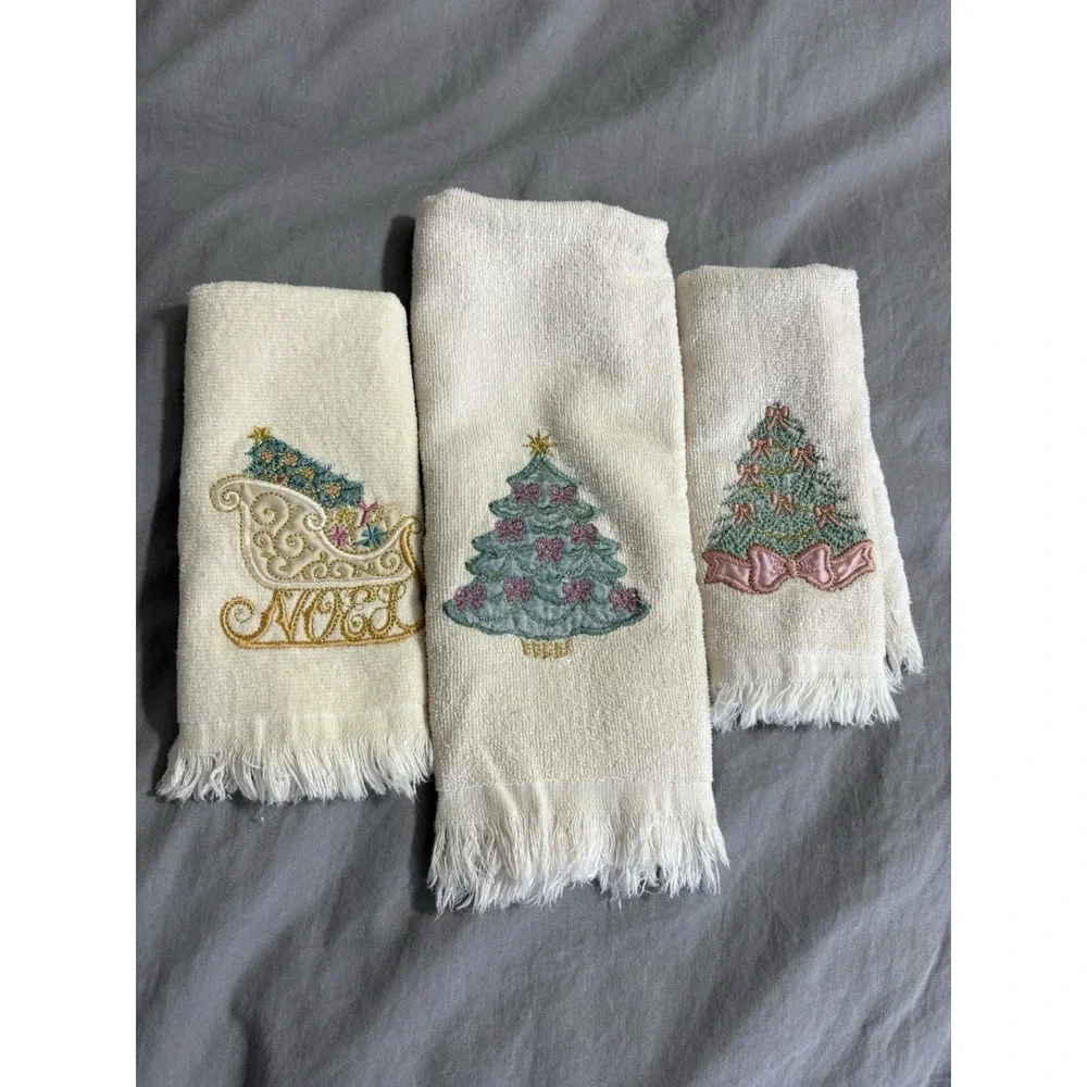 Vintage Christmas Towel Set 3‎ Pieces Ivory Appliqués Santa Sled Christmas Tree